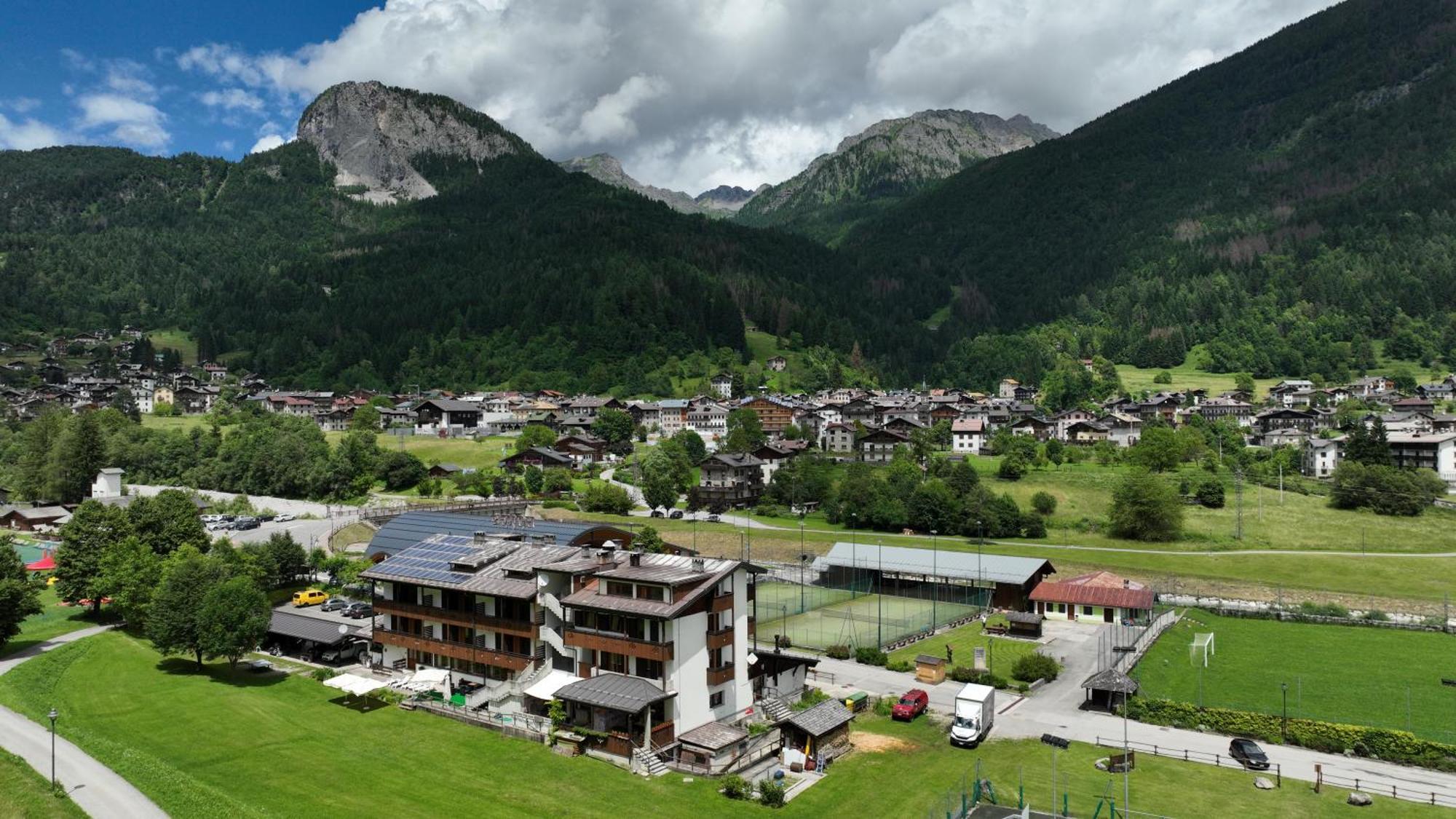 Hotel Davost Forni di Sopra Exterior photo