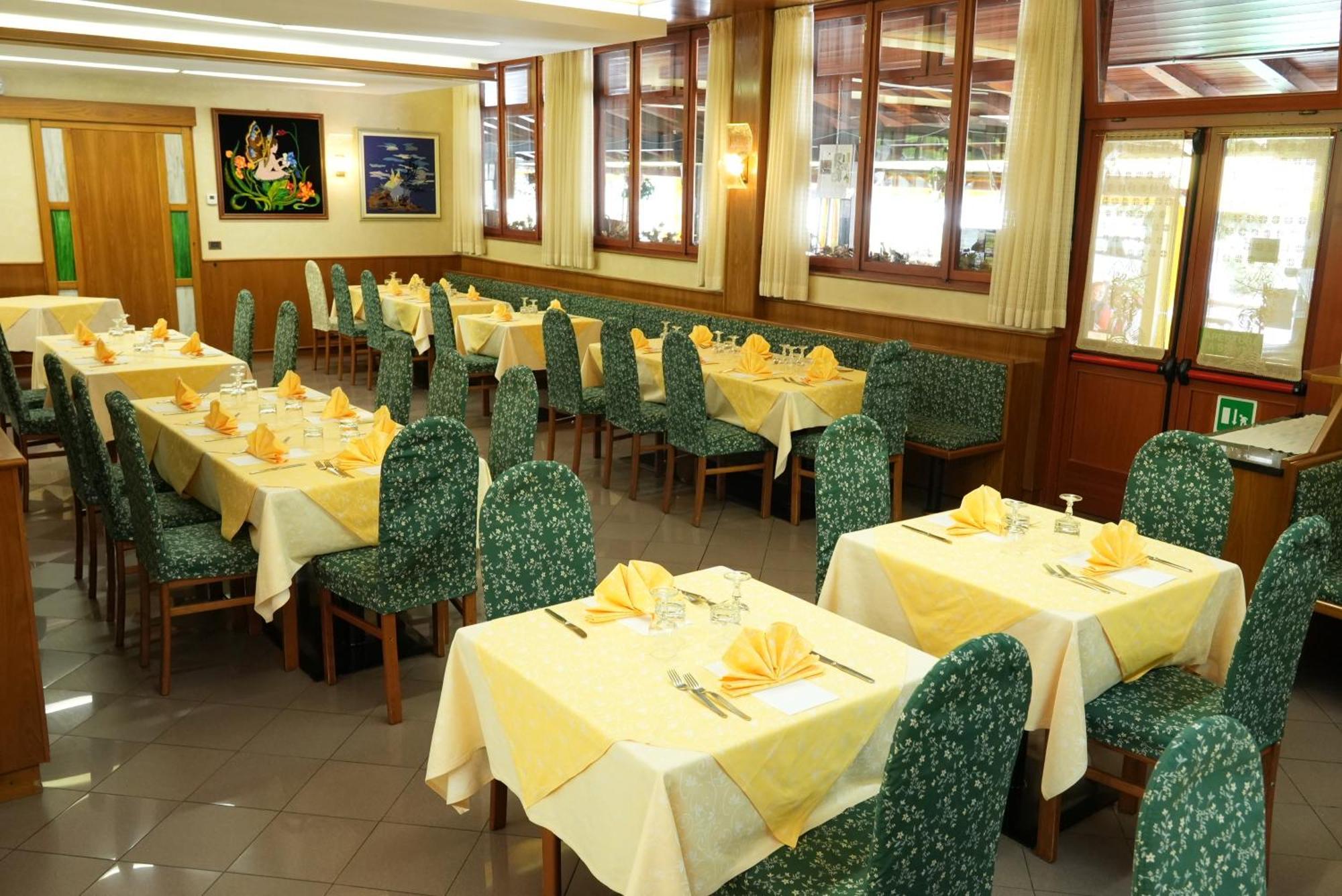 Hotel Davost Forni di Sopra Exterior photo